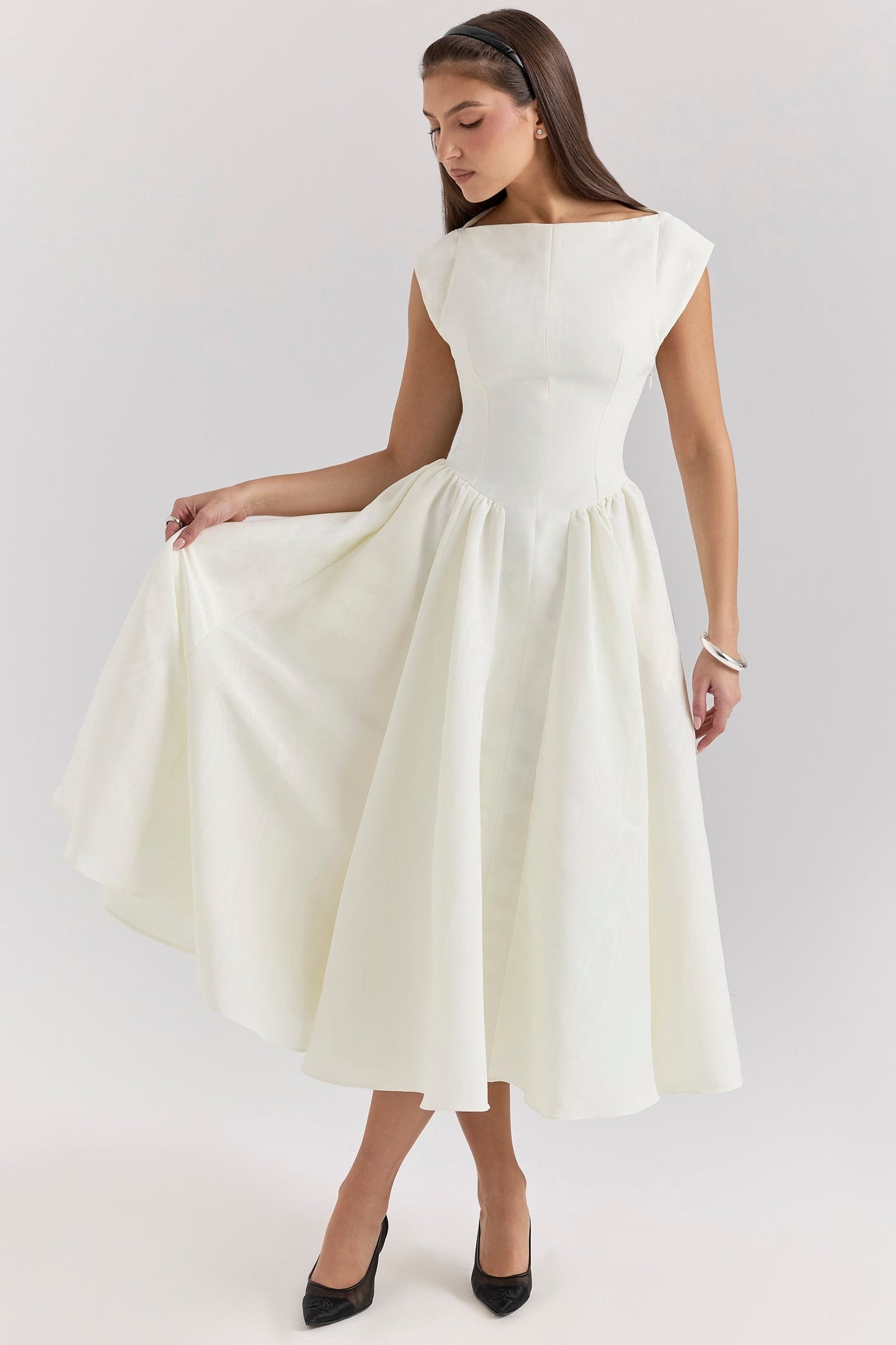 Alverina Grace Midi Dress