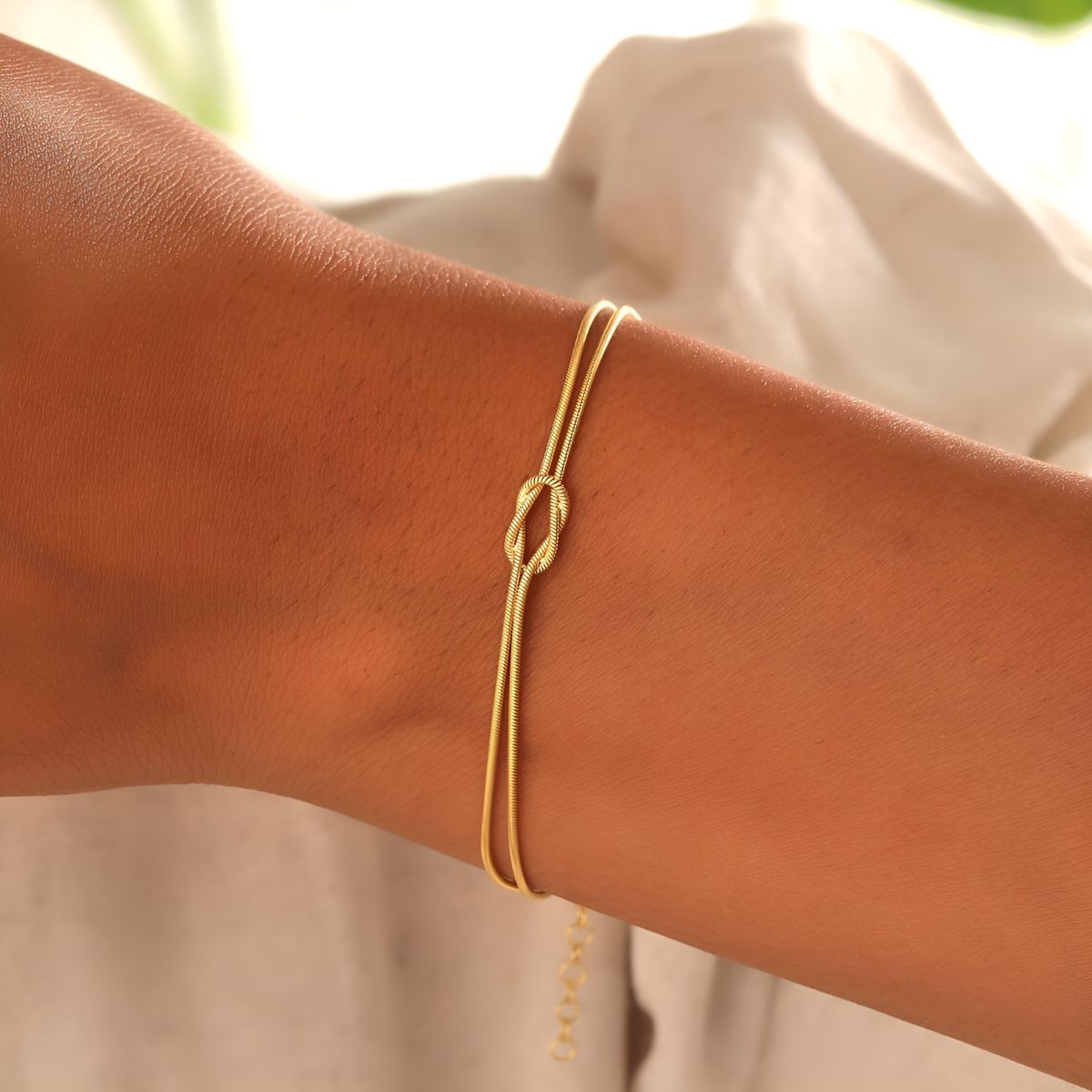 Serelina Knot Chain Bracelet